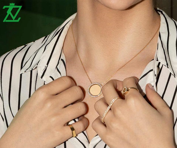 (ست طلا با لباس)چگونه طلا را با لباس های مختلف ست کنیم؟