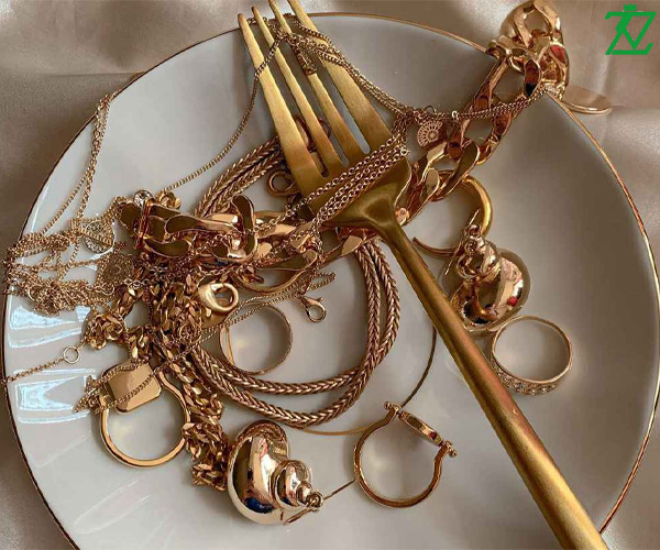 اجرت طلا چیست؟ چگونه میتوان طلای کم اجرت خرید؟