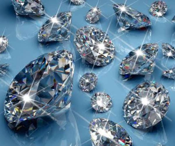 آشنایی با الماس و ویژگی های مربوط به آن