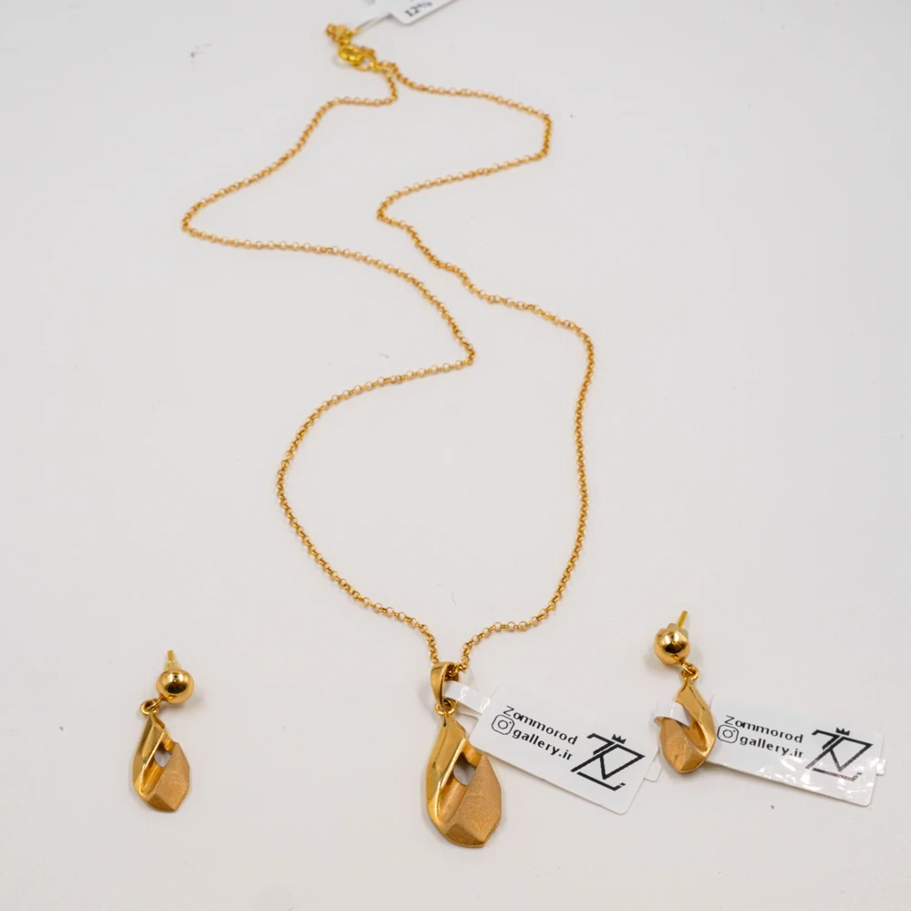 نیم ست رولو(پلاک ،گوشواره،زنجیر ) کد 1806c-1805c-1804c