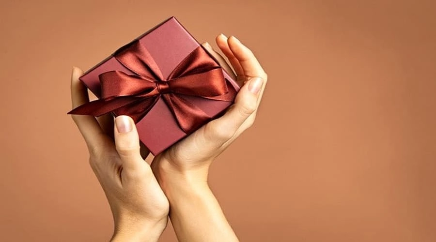 انتخاب جواهرات مناسب برای روز تولد و سالگرد