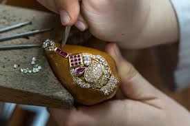 طلای دستساز ایرانی؛ چرا هنر طلاسازی سنتی دوباره ترند شده است؟